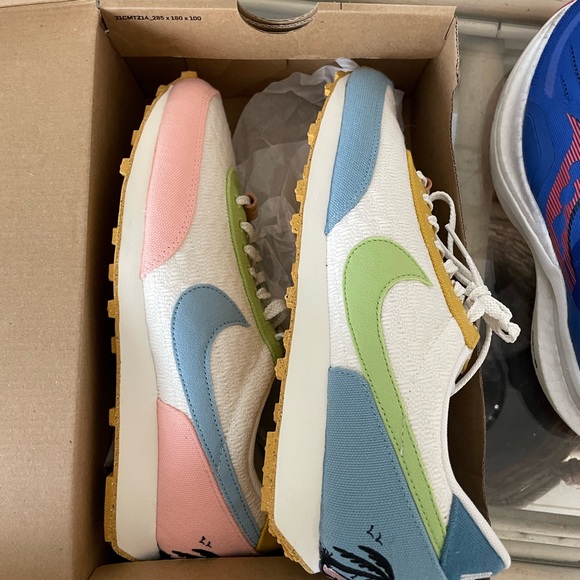 Nike Shoes - Nike Daybreak Sneaker8.5W